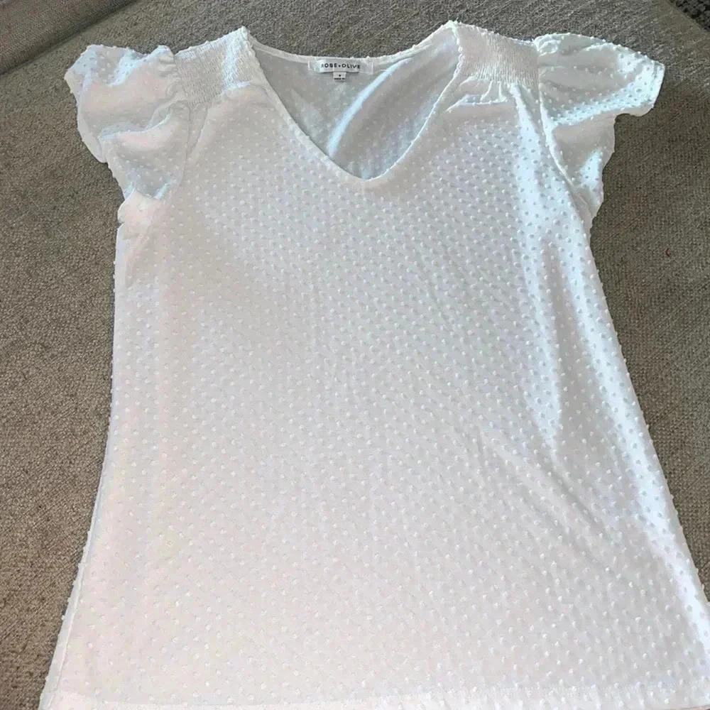 Rose + Olive Flutter Sleeve Top - size small - C